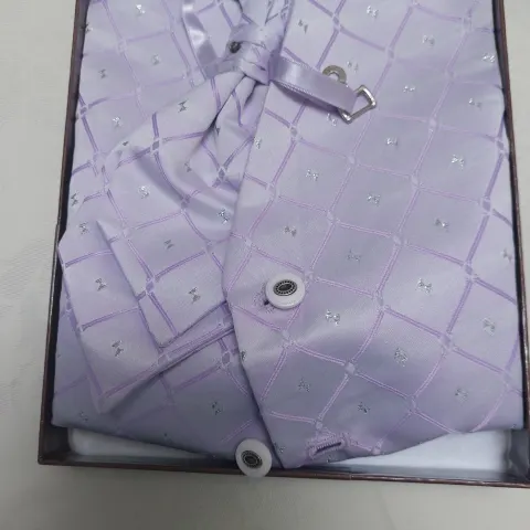 Lilac waistcoat and cravat