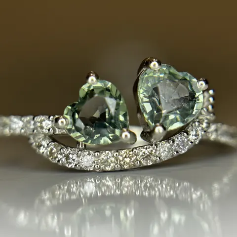 Beautiful 1.07 CT Bi-Colour Unheated Ceylon Sapphire Diamonds & 950 Platinum