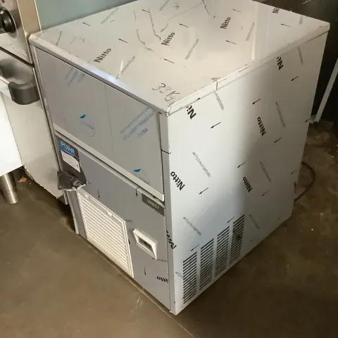Brand New Polar Ice Machine