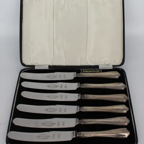 Cased Set of 6 Silver Knives