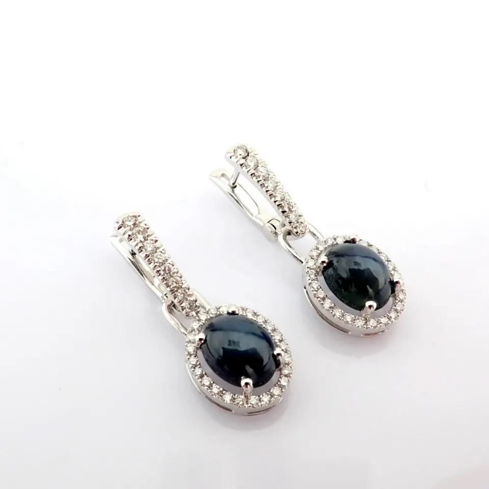 18K White Gold Cluster Earrings Detailed With Sapphire and Brilliant Diamonds