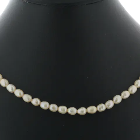 18 inch Freshwater Cultured 4.5 - 5.0mm Pearl Necklace With Brass Clasp