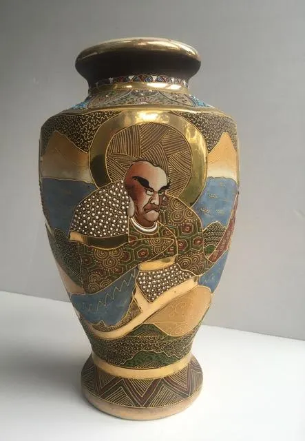 Meiji Circa 1920-40 Japanese Satsuma, Reflective Gold and Gilded High Lights, Hand Embellished