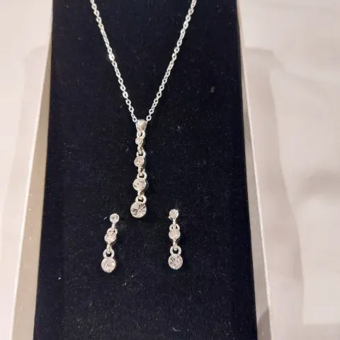Necklace and earrings set RRP £69.99