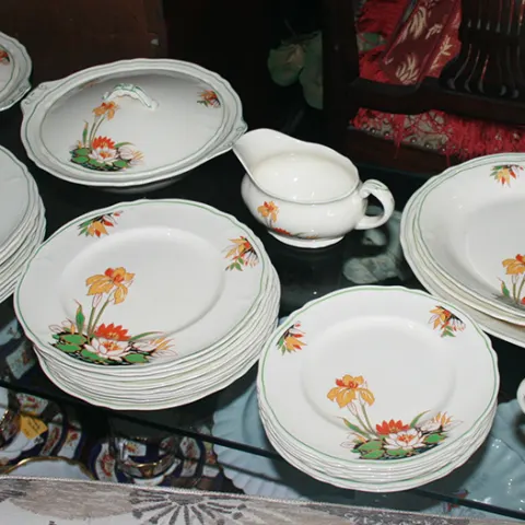 Grindley 1940's England Creampetal 36 Piece Dinner Service