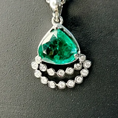 Beautiful Natural Emerald Pendant With Diamonds & Platinum 950