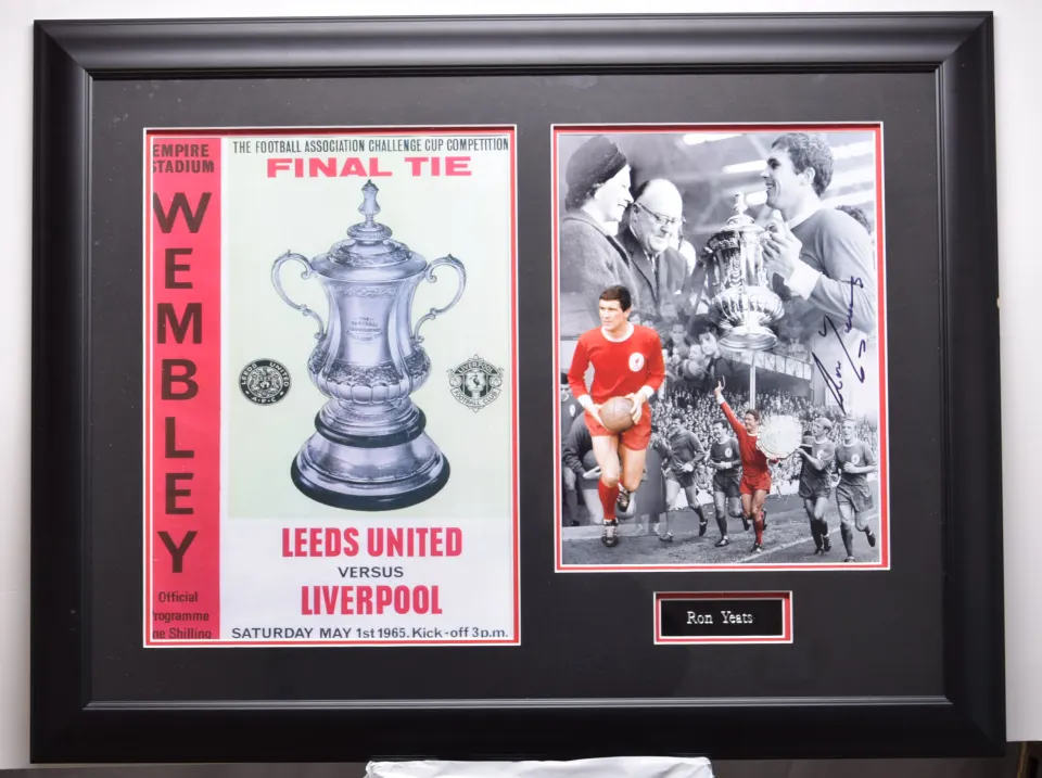 RON YEATS original signature presentation.