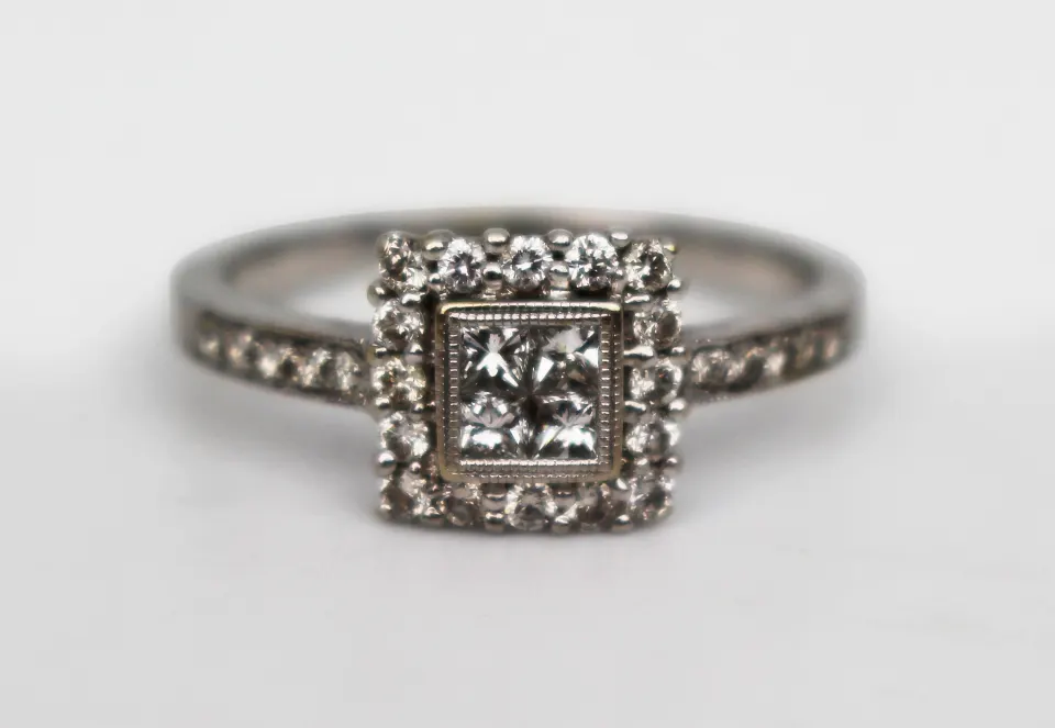 Diamond 18ct  White Gold Ring 0.70 carat