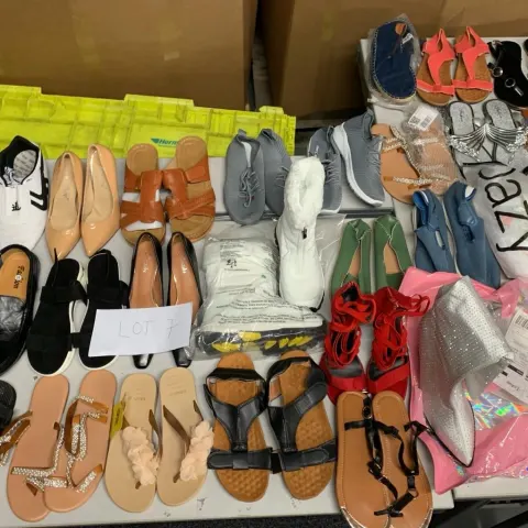 Mixed Footwear - x 32 Pcs - All New Items - Trade Lots 7