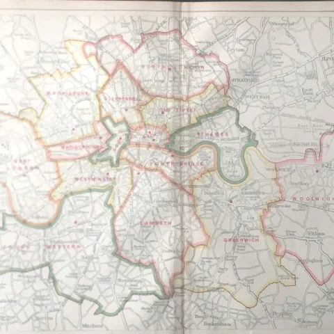 Bacons Rare London & Suburbs London Courts Bus & Tram Routes Map.