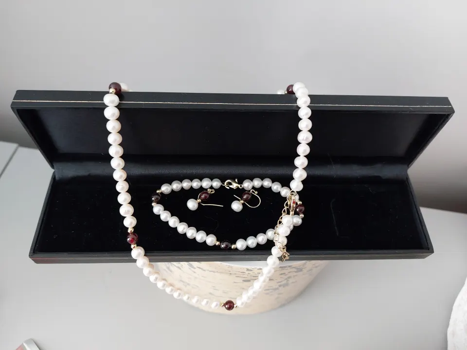 3 piece pearl bracelet and necklace set