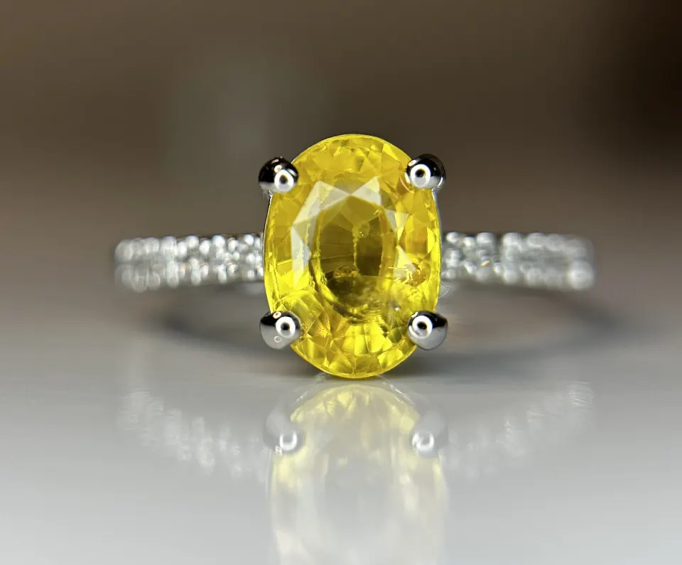 Beautiful 2.44 CT Unheated Yellow Sapphire With Natural Diamonds & 18k Gold