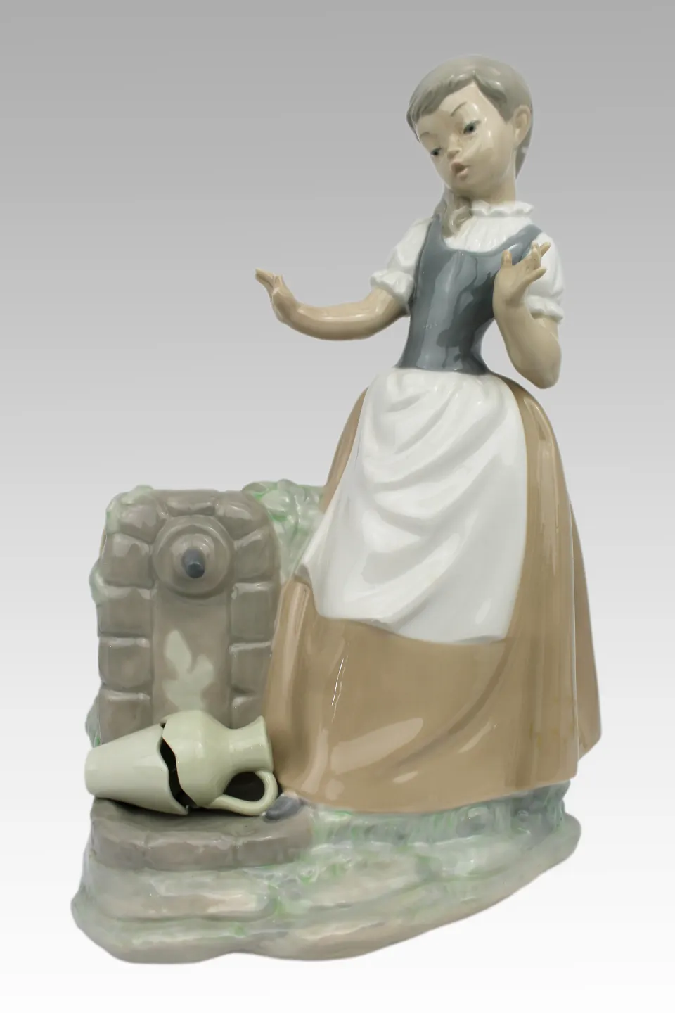 Nao by Lladro Figurine