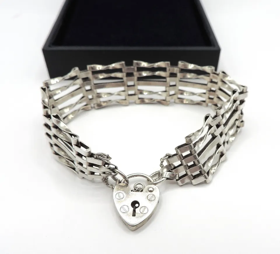 Vintage Sterling Silver 5 Bar Gate Bracelet 15 grams Hallmark Date 1979