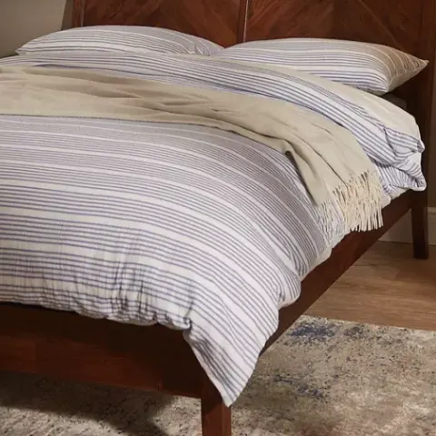 John Lewis
Padma Parquet Bed Frame, King Size  - Grading Info -  one slat broken.  -  Stock number
