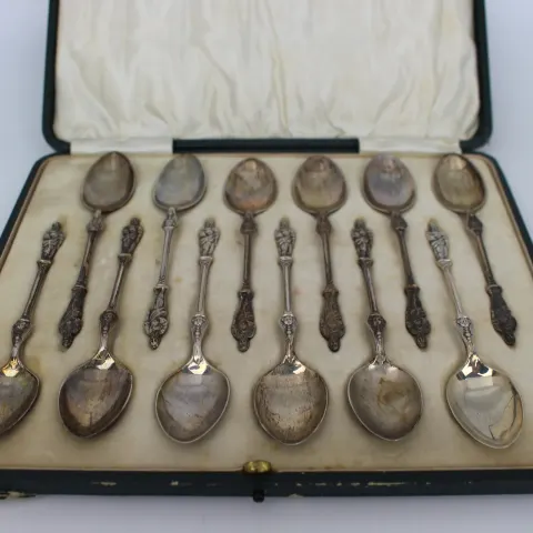 Cased Set of 12 Apostle Spoons by Charles Wilkes 1914