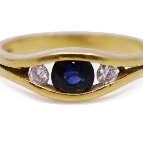 Three Stone Sapphire & Diamond 18ct Gold Ring