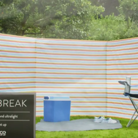 Tesco Windbreak 3.75m X 1.3m Lightweight Ideal for Camping and Caravanning Beach