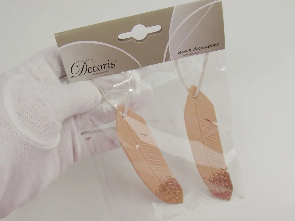 8 x 2 PIECE RESIN FEATHERS WITH GLITTER (Champagne Pink)
