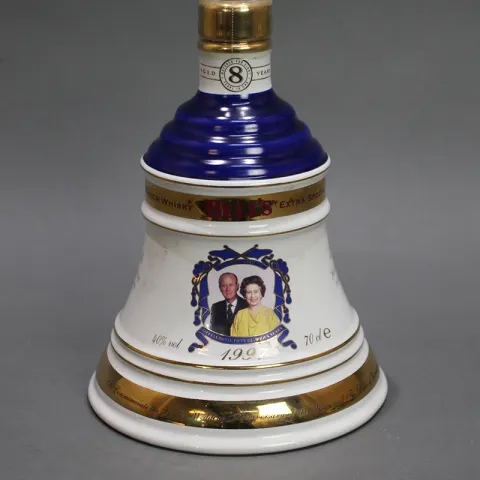 Bell's Old Scotch Whisky Commemorative 1997 Royal