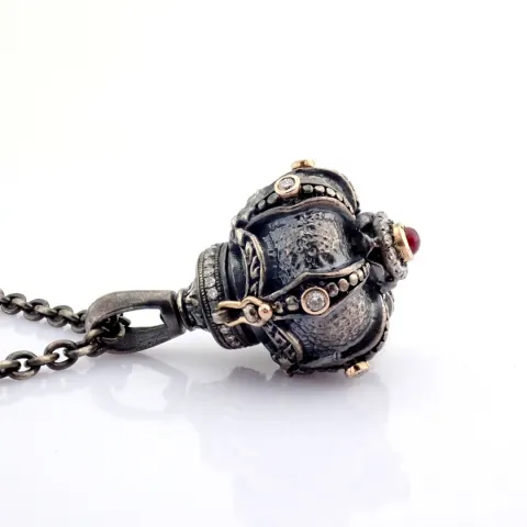 An Exquisite Crown Necklace -That You Can Also Use As A Small Storage Box -Intricately Detailed With