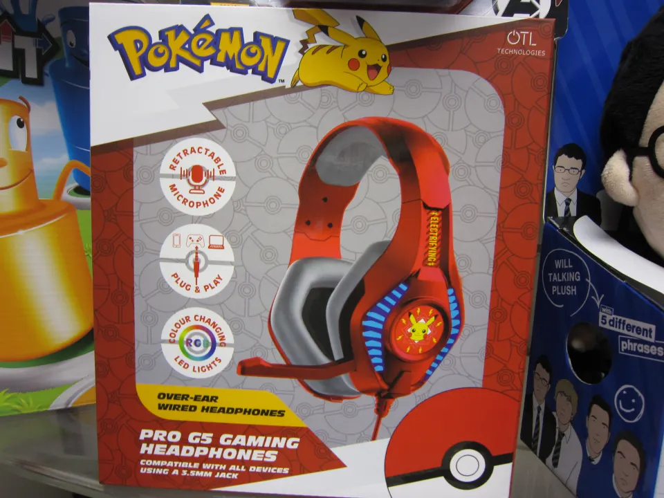 10pcs Brand new sealed Pokeman official licensed heafones with boom mic - 10pcs in lot