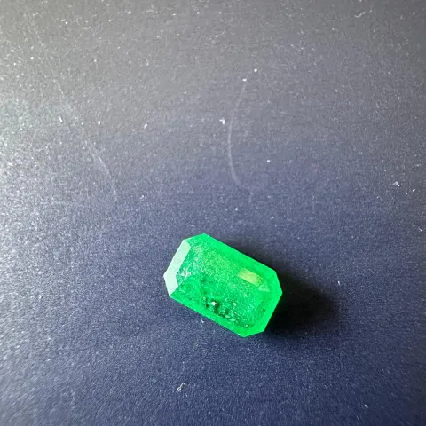 Natural Beryl Pear Emerald  0.83 Carat| Octagon Emerald, Vivid/Deep Green