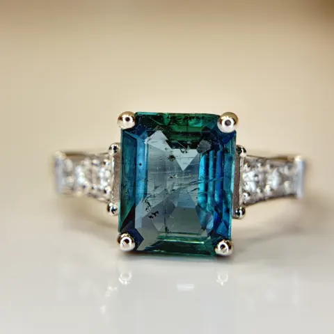 Beautiful 2.10 CT Natural Emerald With Natural Diamonds & 18k Gold