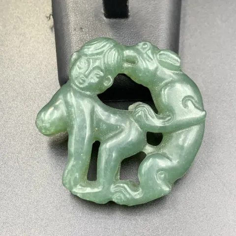 VBY-600, Wonderful Hand Carved Vintage Chinese Green Jade.