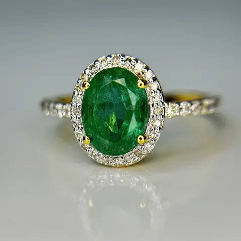 Beautiful Natural Emerald 1.40 CT With Natural Diamonds & 18k Gold