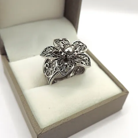 Sterling Silver Artisan Crafted Floral Statement Ring New With Gift Box