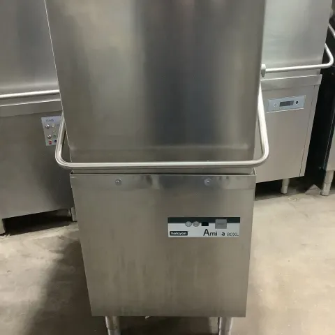 Halcyon Amika Passthrough Dishwasher Tested