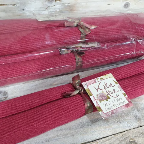 Katie Alice 4 x 2 pack Ribbed placemats. 46cm x 32cm.  Rrp £36