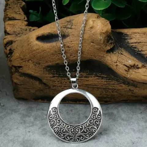 New! Vintage Style Carved Jewellery Set