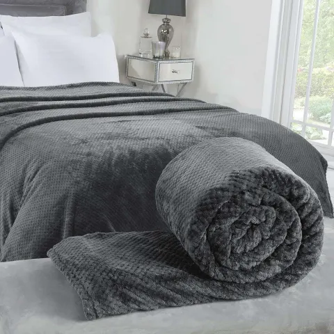 Sleepdown Luxury Charcoal Waffle Fleece Throw 130 X 160cm