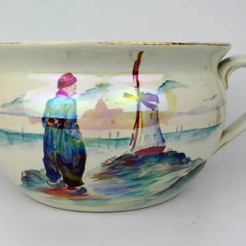 Cleve Art Ware W.Bennett (Hanley) Chamber Pot c.1920