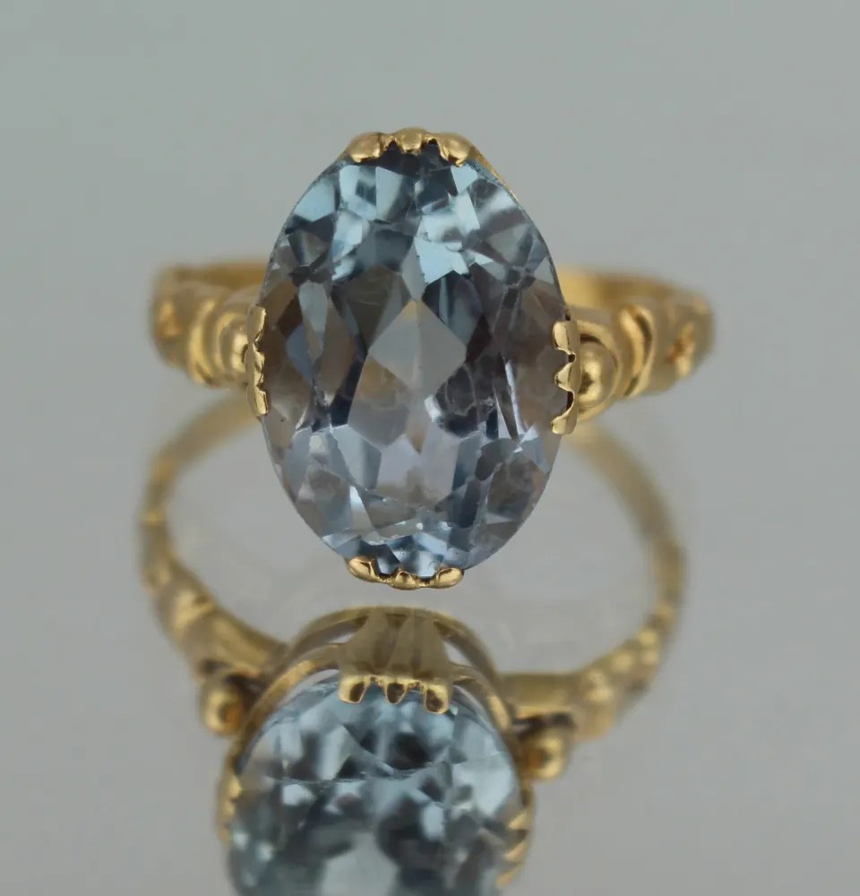 Vintage Aquamarine 18ct Gold Ring