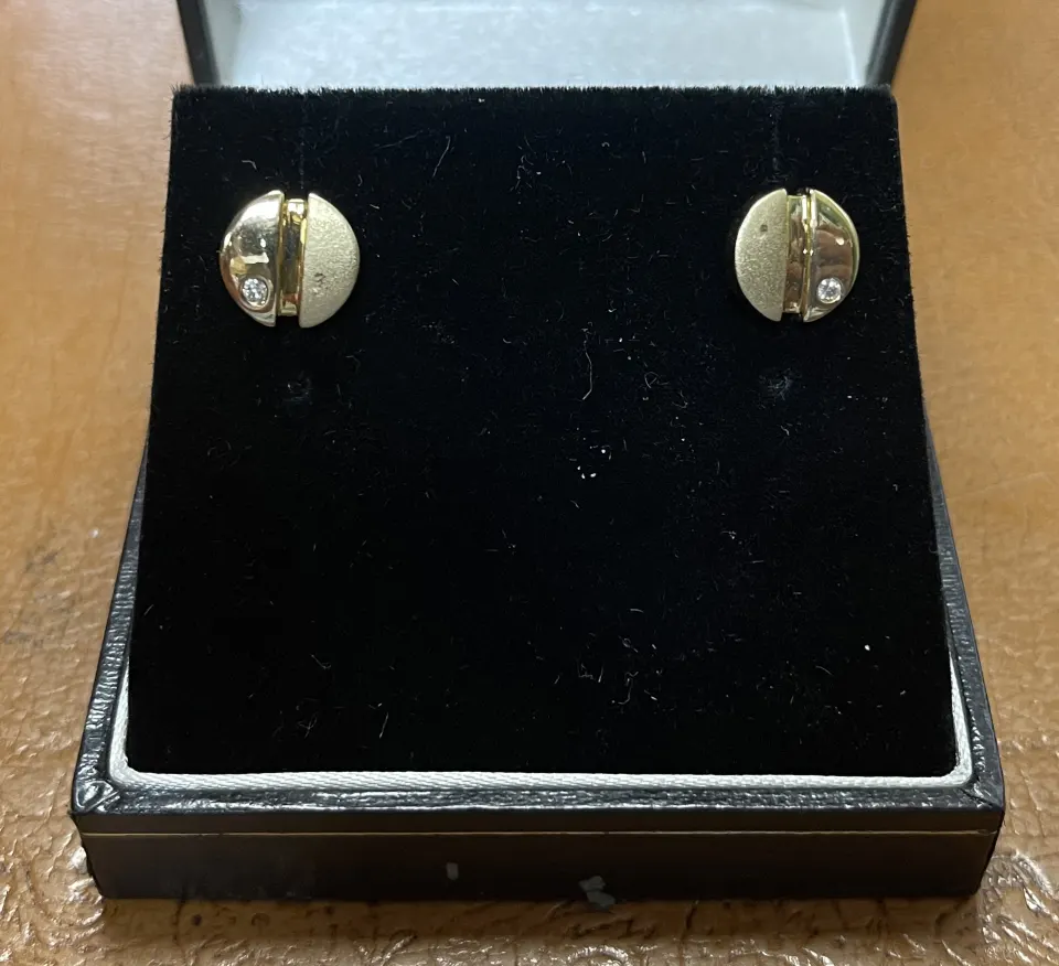 9ct Gold Diamond Circular Ear Studs