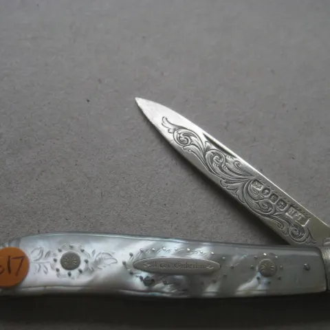 Victorian Mother of Pearl Hafted Silver Bladed Folding Fruit Knife