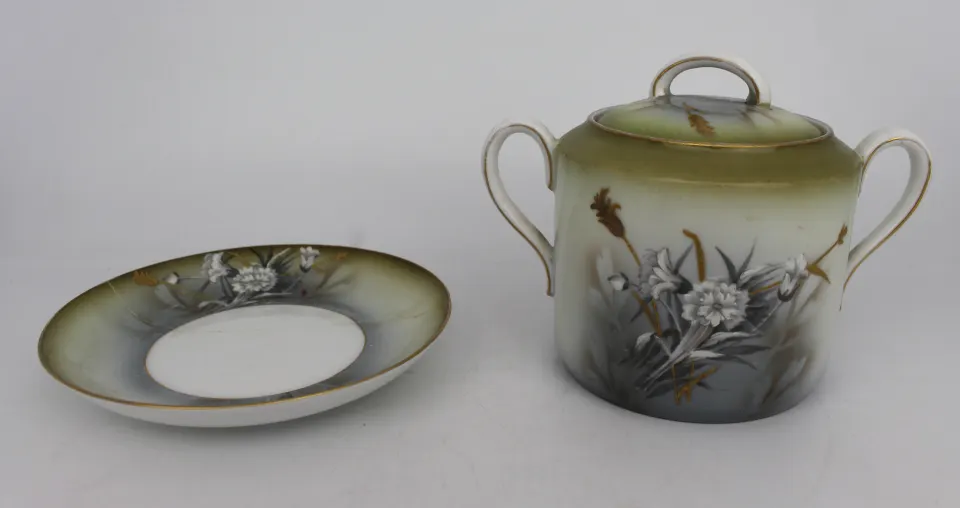 Russian Imperial Lidded Sugar Pot & Saucer by M S Kuznetsov c.1900