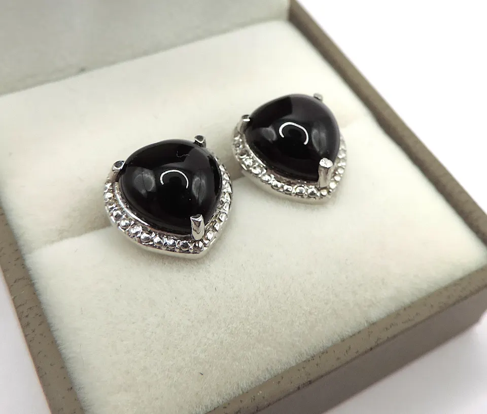 Sterling Silver Whitby Jet Heart Earrings New With Gift Pouch