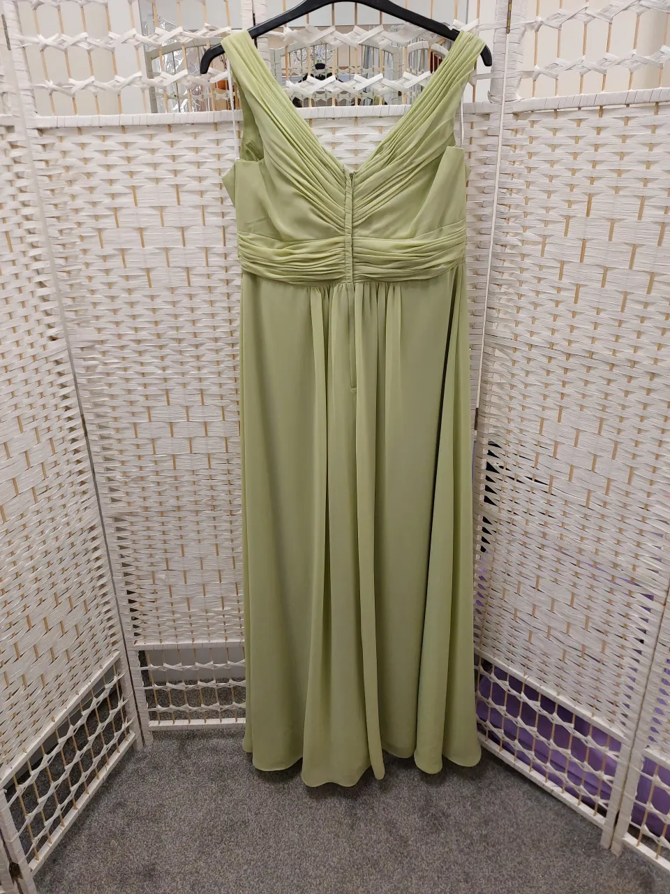 Christina Wu designer dress BM40 in size 18 Kiwi