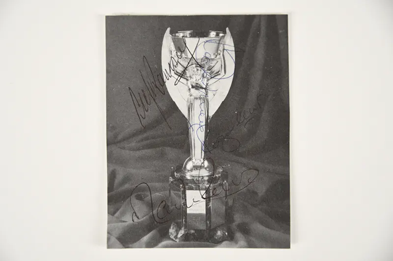 ENGLAND 1966, Various original signatures.