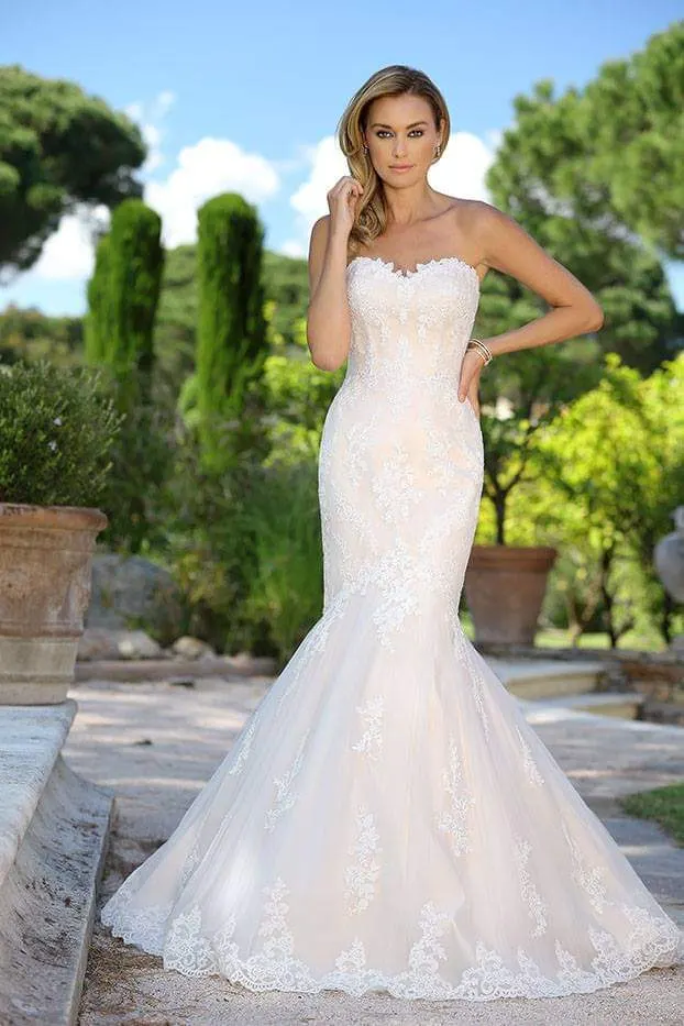 Ladybird Bridal wedding dress RRP £1,595 size 8 champagne
