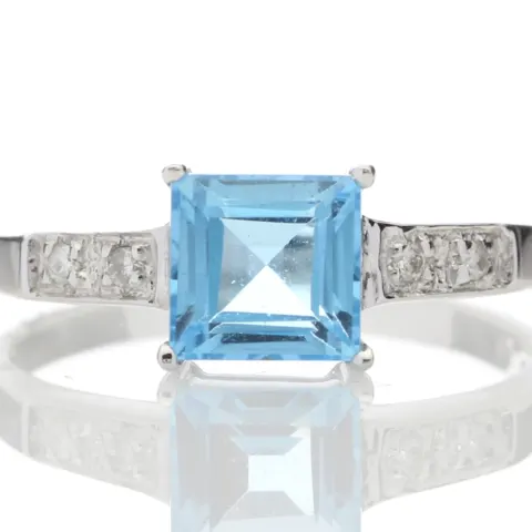 9ct White Gold Diamond And Blue Topaz Ring 0.04