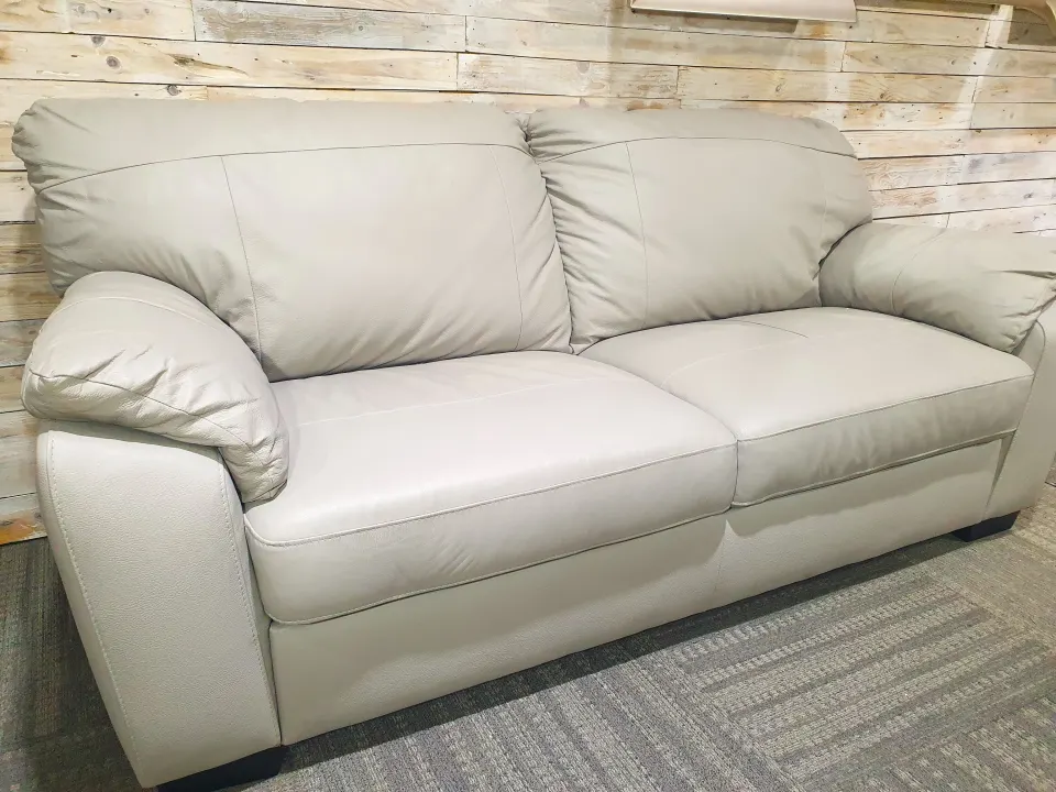 Italian Ice Dove Grey Leather Sofa  184cm x 88cm x 87cm Tall  Rrp £1099