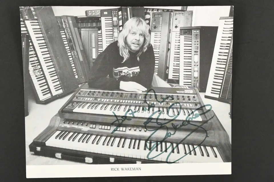 RICK WAKEMAN Original signature