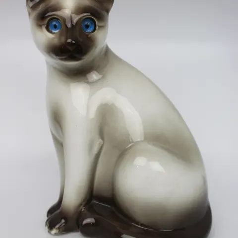 Elpa Siamese Cat
