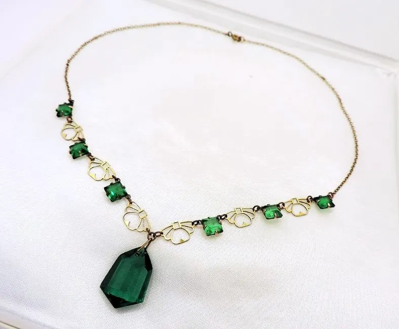 Vintage Art Deco Necklace With Gift Box