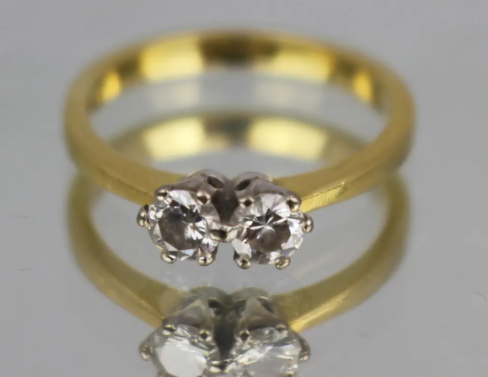 Vintage 18ct Gold Twin Diamond Ring
